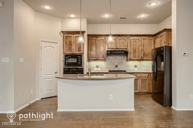 Building Photo - 3 br, 2.5 bath House - 222 Knapford Statio...