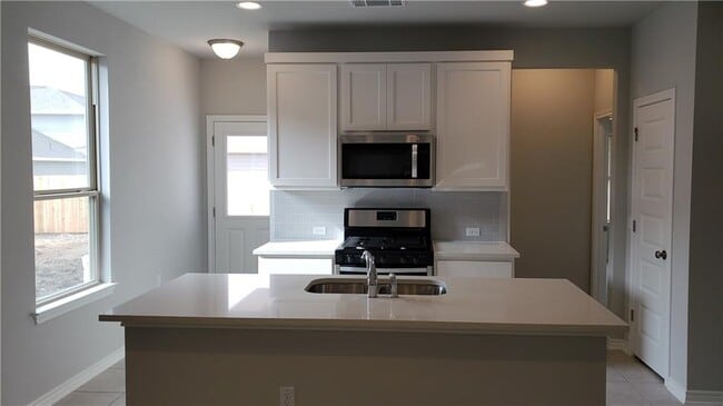 Building Photo - 1311 Hazelton Cv