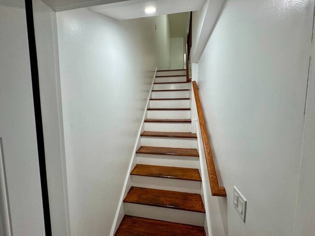 Building Photo - 436 Olmstead Ave