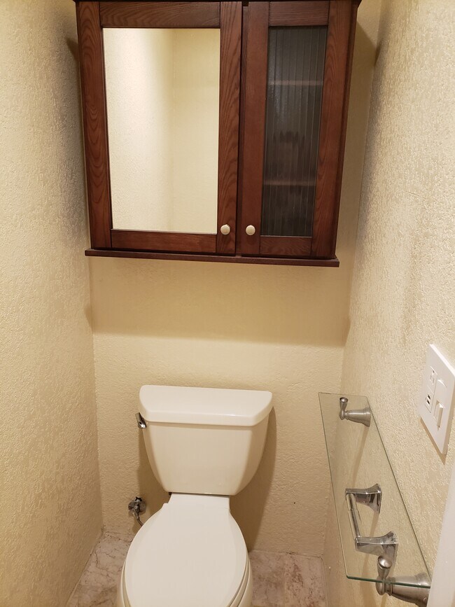 G1 bathroom - 2123 15th St