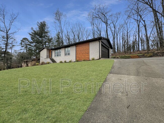 Building Photo - 1713 Lancaster Dr