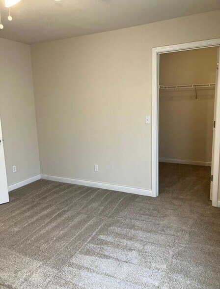 Building Photo - 1313 Rolling Rock Dr