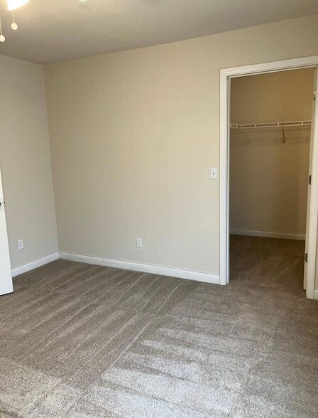 Building Photo - 1523 Rolling Rock Dr