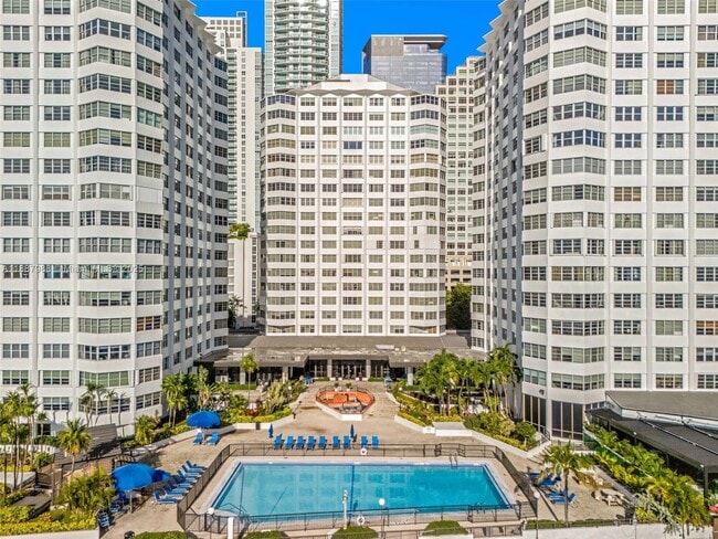 Building Photo - 801 Brickell Bay Dr