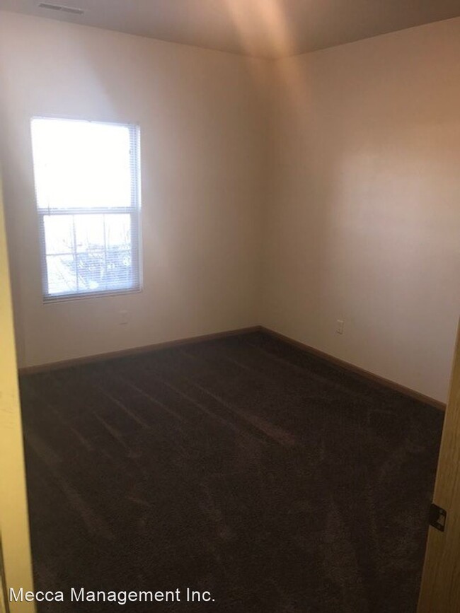 Building Photo - 6507-6521 Field Ave