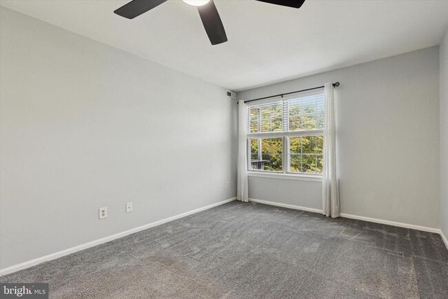 Building Photo - 806 Beacon Hill Dr