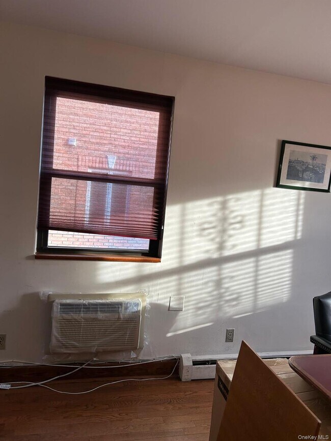 Foto del edificio - 37-32 75th St