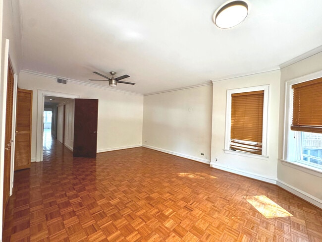 Building Photo - 6937 S Merrill Ave