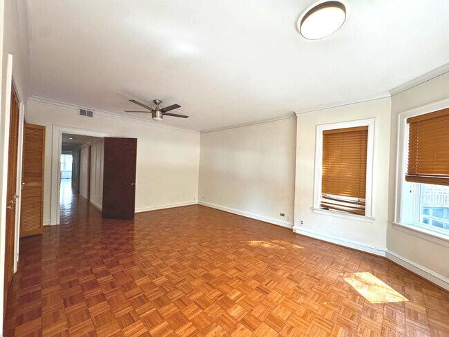 Foto del edificio - 6937 S Merrill Ave