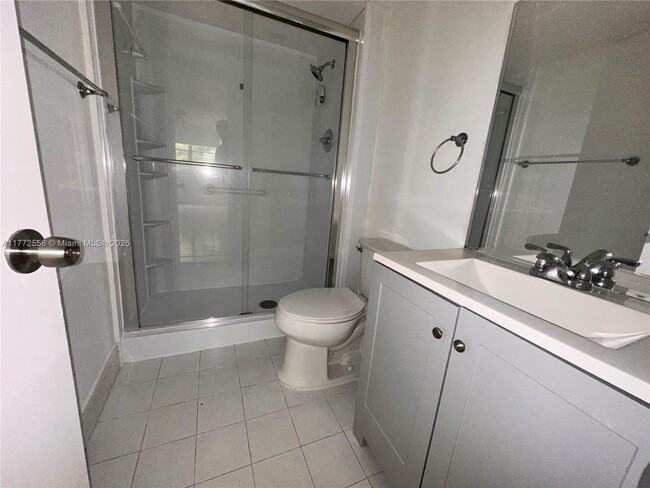 Foto del edificio - 9320 Fontainebleau Blvd