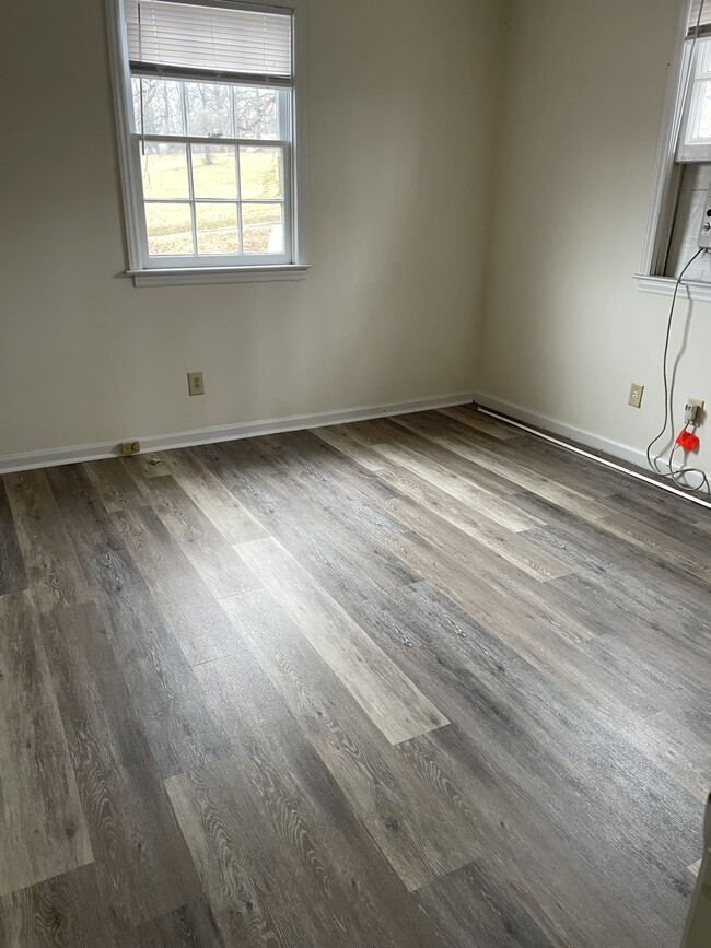 Building Photo - 5046 Crawford Rd