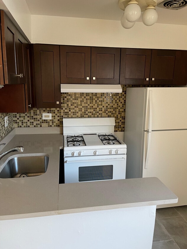 Foto principal - 3710 N Pine Grove Ave