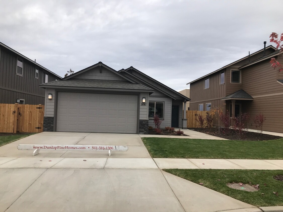 Primary Photo - Single Level Home In NW Redmond Oregon