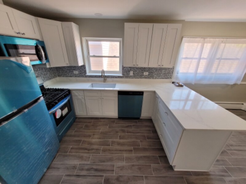 Foto principal - 6241 W Montrose Ave