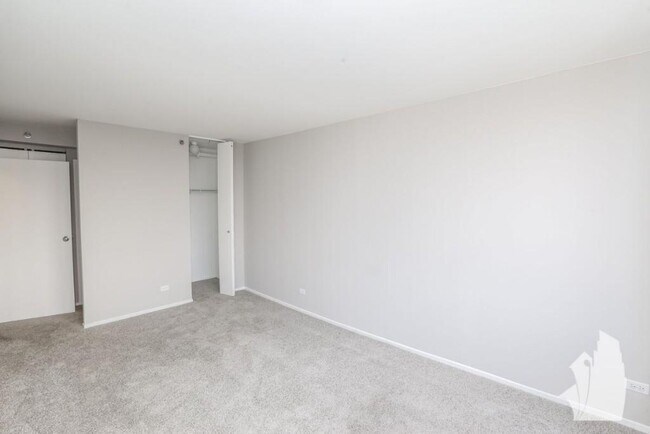 Building Photo - 1 bedroom in Chicago IL 60613