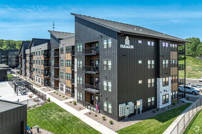 Building Photo - Paragon