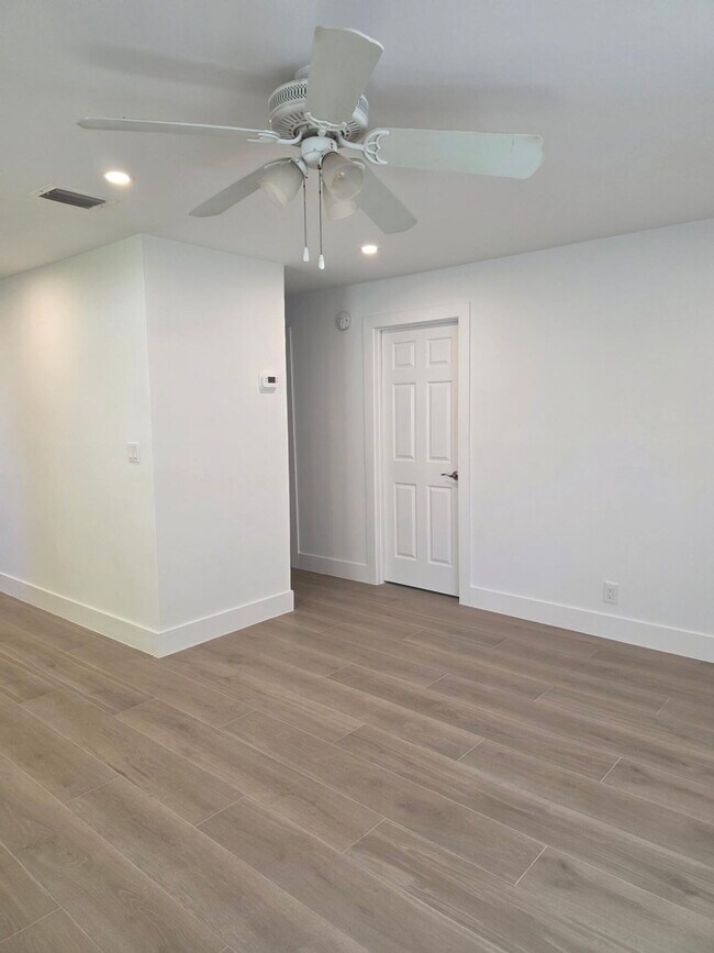 Building Photo - 2104 Dock St