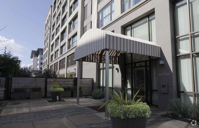 Foto del edificio - The Bond