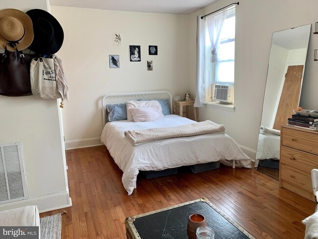 Photo - 619 N 11th St Townhome