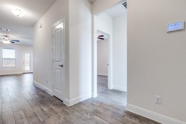 Photo - 10909 Los Alamos Dr House