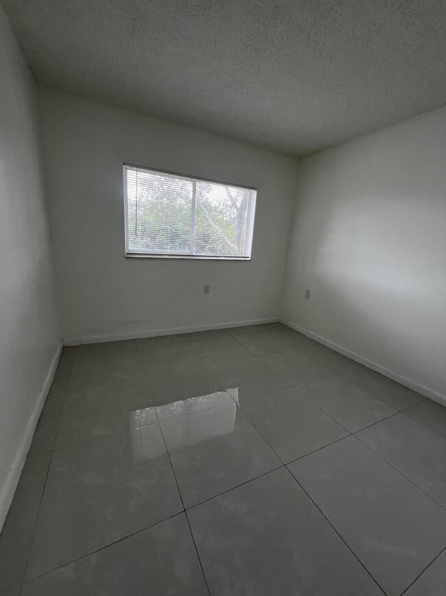 Building Photo - 1198 Lake Terry Dr