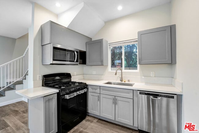 Building Photo - 12159 Hart St