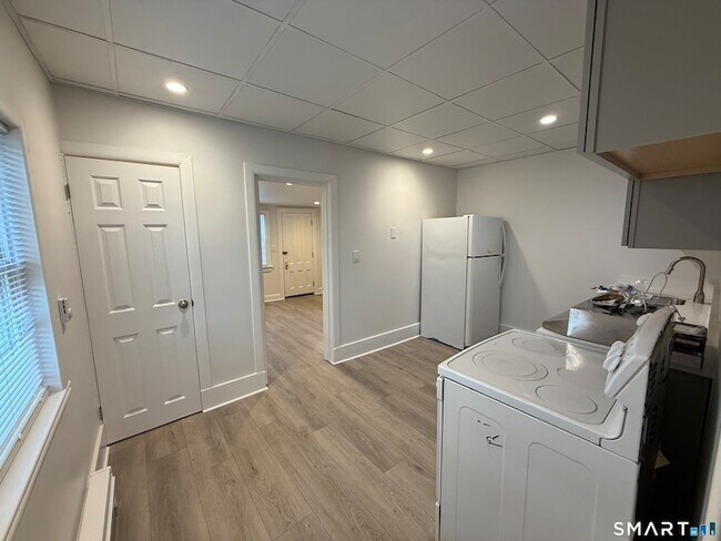 Foto del edificio - 170 N State St