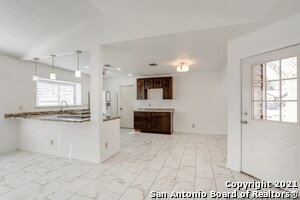 Building Photo - 9154 Deer Village
