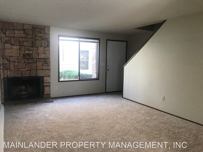 Building Photo - 2 br, 1 bath House - 1611 SE NEHALEM ST #1