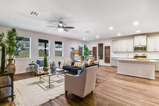 Foto del edificio - 3305 Beryl Woods Ln