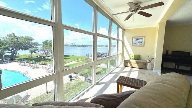 Foto del edificio - 1224 S Peninsula Dr