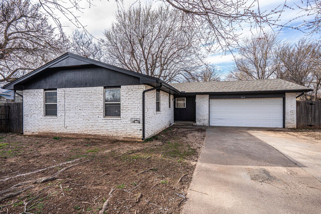 Great 3 Bed 2 Bath in Yukon! - Great  3 Bed 2 Bath in Yukon!