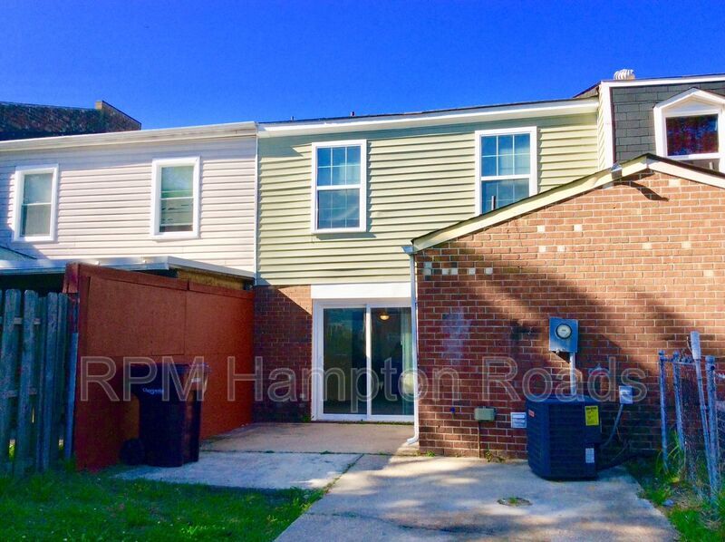 Foto principal - 4057 Holly Cove Dr