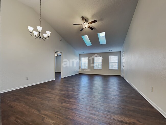 Building Photo - 15522 Dry Creek Rd