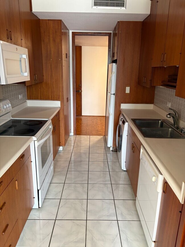 Foto del edificio - Luxury Kahala Condominium - 2bd/2ba/1pkg