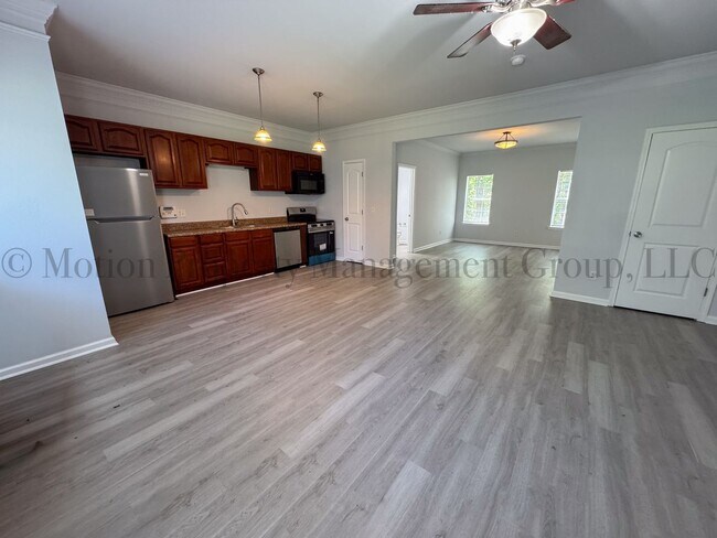 Photo - 6916 Northside Dr Apartment