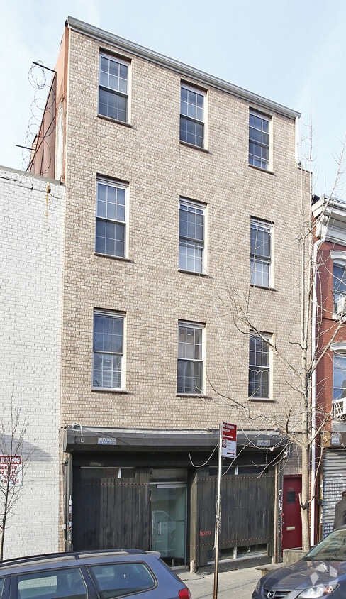 Primary Photo - 296 Grand St