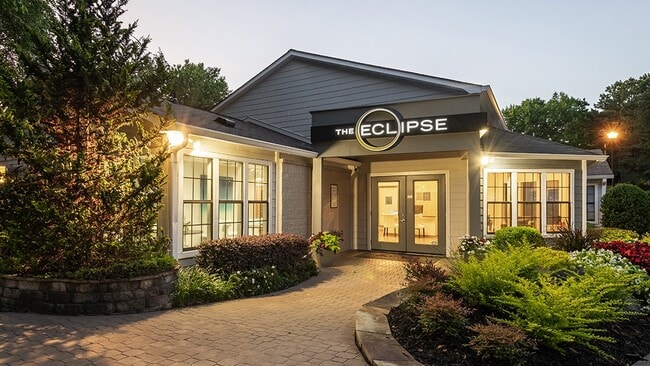Building Photo - Eclipse Apartments