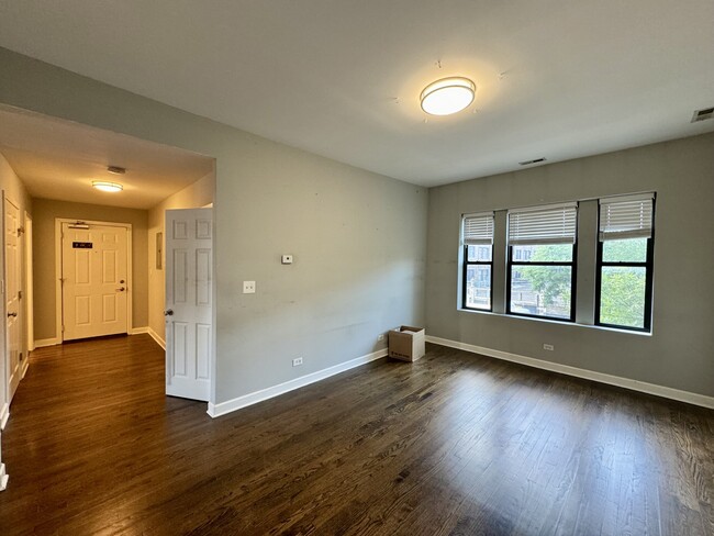 Building Photo - 1553 W Olive Ave