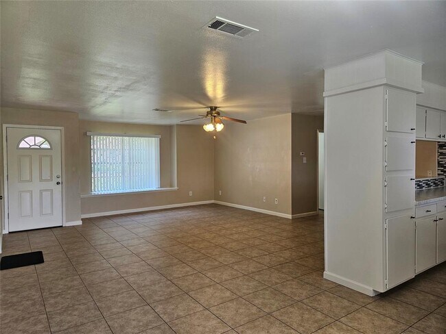 Foto del edificio - 207 Shadow Oaks Dr