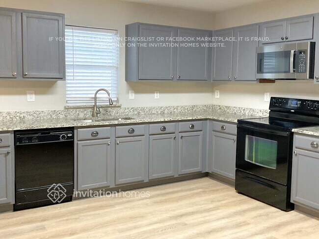 Building Photo - 713 Wrigley Dr