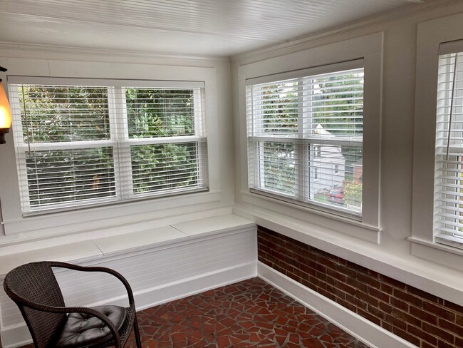 Sun room - 1836 Wakefield Rd SW