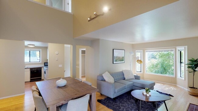 Photo - 2043 NW Johnson St House