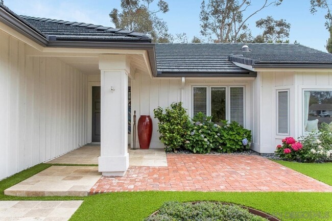 Building Photo - 917 Orchid Way