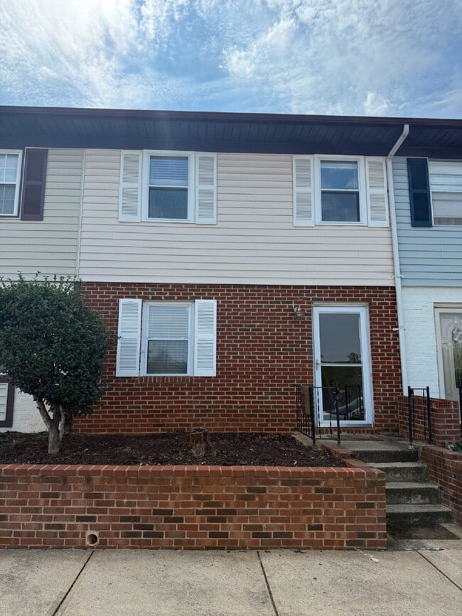 Building Photo - 207 Belle Terre Dr