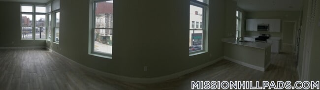 Building Photo - 10 Roxbury St