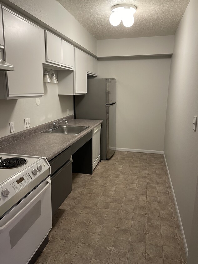 Primary Photo - 121 E Davenport St