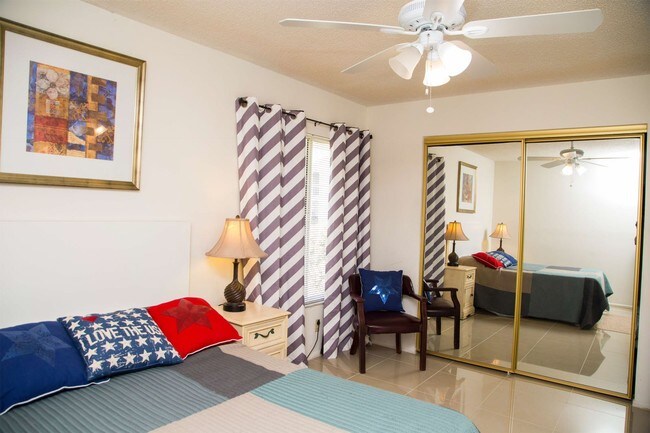 Foto del edificio - 4367 White Pine Ave