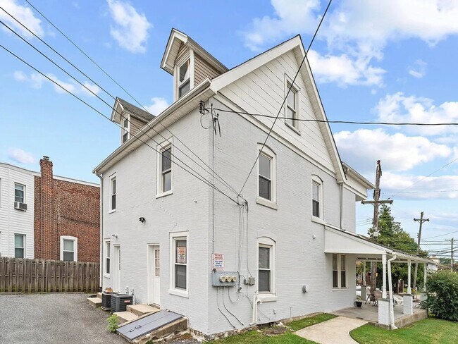Foto del edificio - 203 S Springfield Rd