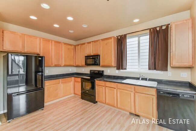 Foto del edificio - 4525 Crow Creek Dr